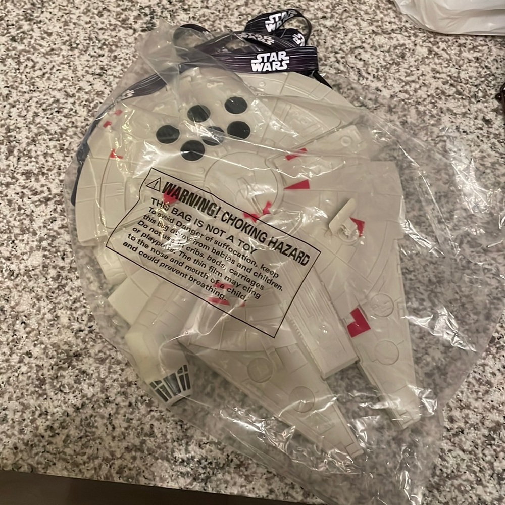 millennium falcon popcorn holder